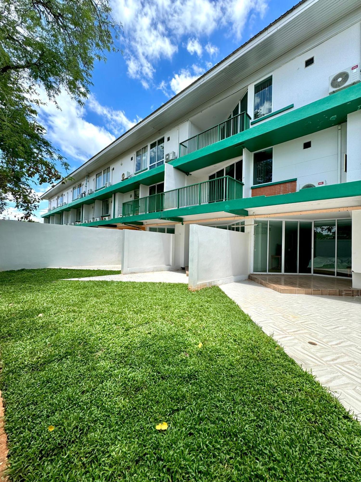 Plernpetch Hotel Surat Thani Luaran gambar
